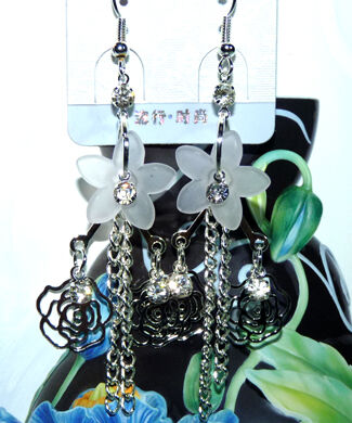 亚太流行花环亮钻耳环C4-3-1