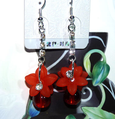 亚太流行花环亮钻珍珠耳环C4-3-1