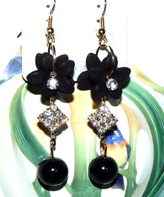 亚太流行亮钻花环珍珠耳环C4-3-1