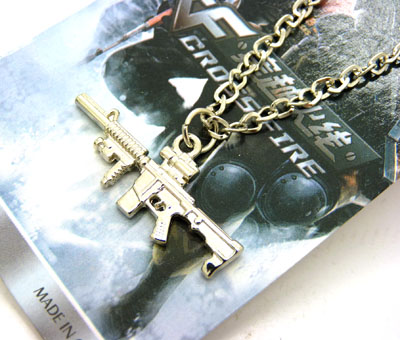 2013流行 复古饰品批发 欧美潮流时尚夸张个性手枪长项链 钛合金项链  合金项链