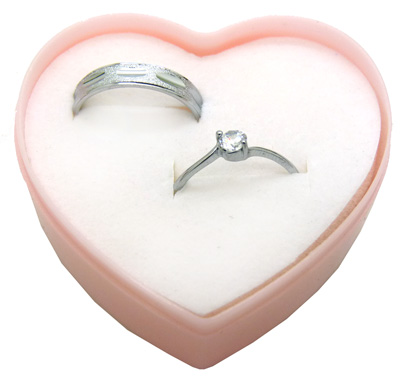 合金钛钢对戒 韩版时尚戒指 砖石戒指情侣戒指 一对时尚礼品盒装锆石戒指