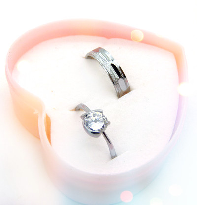 钛钢情侣戒指一对戒 简单爱情简约时尚韩版男女士潮人指环 礼品盒装