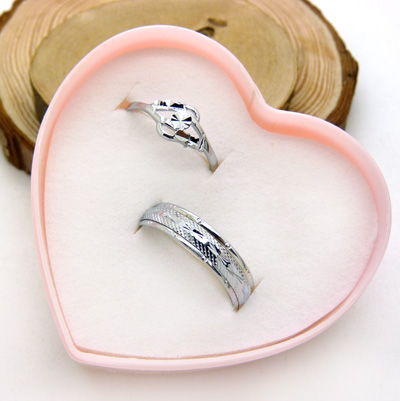 韩版永恒爱简约情侣戒指 男女潮人指环 钛钢时尚戒子 礼品盒装