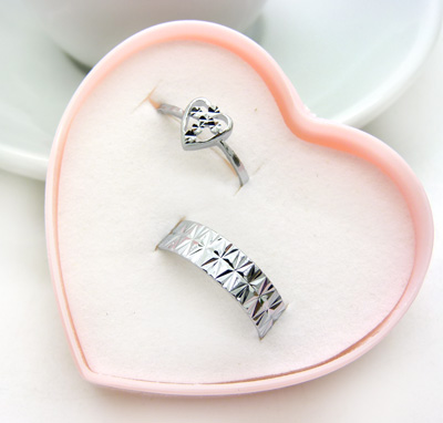 韩版永恒爱简约情侣戒指 男女潮人指环 钛钢时尚戒子 礼品盒装