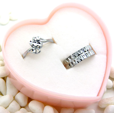 韩版永恒爱简约情侣戒指 男女潮人指环 钛钢时尚戒子 礼品盒装