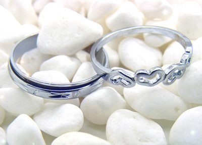 韩国情侣款对戒指环 韩版潮人女男士银色钛钢戒指 生日礼物盒装 潮流指环