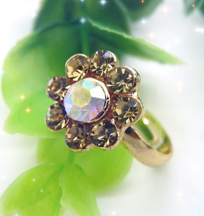 韩版多彩钛钢锆石潮人时尚彩色戒指 简约大气金戒指 潮流女多钻炫丽指环