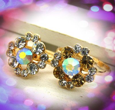 时尚百搭戒指 潮流钛钢饰品锆石镶钻 彩色金多钻石情侣礼物指环