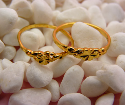 新款韩版姐妹时尚对戒 永久保色黄金戒指 满天星戒指 复古骨感指环
