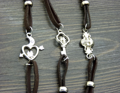 韩版潮流手链 蝴蝶结饰品皮绳脚链情侣手链女复古 时尚手链C4-1-1