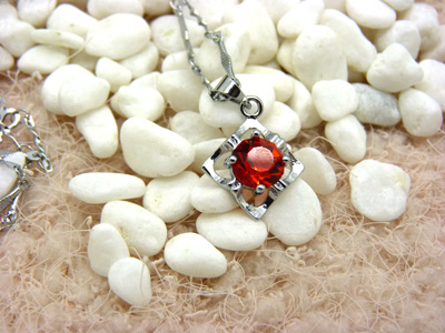 925银项链女日韩版短款锁骨链元宝链蛇骨链首饰品