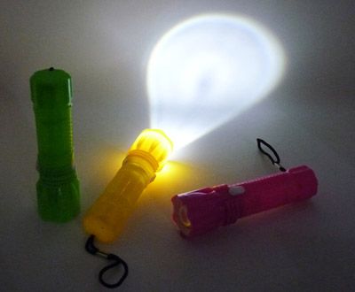 旅游用品 塑料迷你伸缩变焦强光手电迷你小电筒 -led小手电9588