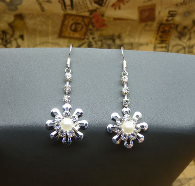 镀银耳环水钻靓女气质流苏耳坠女款耳饰防过敏 耳环长款女	