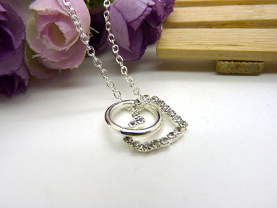 新款玫瑰银水钻项链女钛钢短款锁骨链配饰颈链c5-2-3