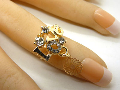 女款式指环 金色戒指 复古风女士宝石戒指 百搭款指环