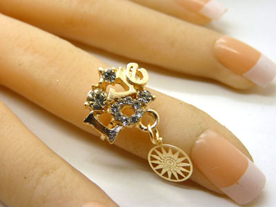 女款式指环 金色戒指 复古风女士宝石戒指 百搭款指环