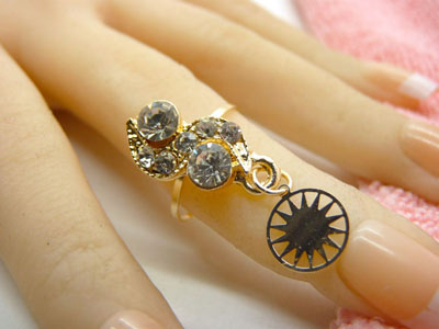 女款式指环 金色戒指 复古风女士宝石戒指 百搭款指环