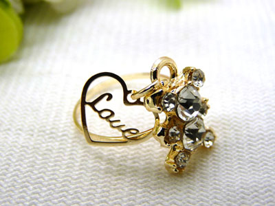 女款式指环 金色戒指 复古风女士宝石戒指 百搭款指环