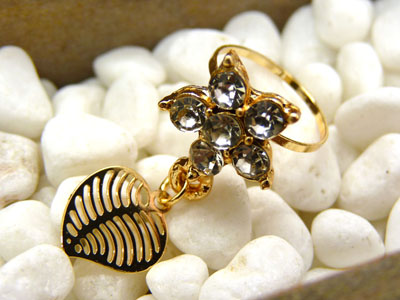 女款式指环 金色戒指 复古风女士宝石戒指 百搭款指环