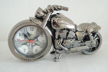 10元店创意工艺礼品 婚庆礼品 家居乌色金色喷漆摩托车闹钟