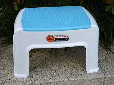 303儿童塑料小方凳 双色加厚防滑宝宝凳 塑料四角方凳北1