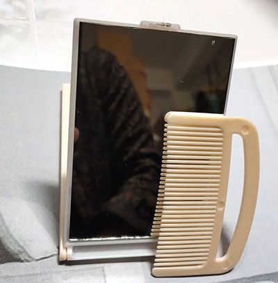 126-----镜梳组合套装镜子带梳子户外便携 洗护用具F2-1-3