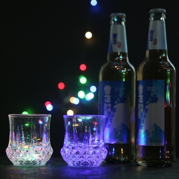  LED水感应发光杯酒吧聚会派对发光杯菠萝杯(210个/箱)个