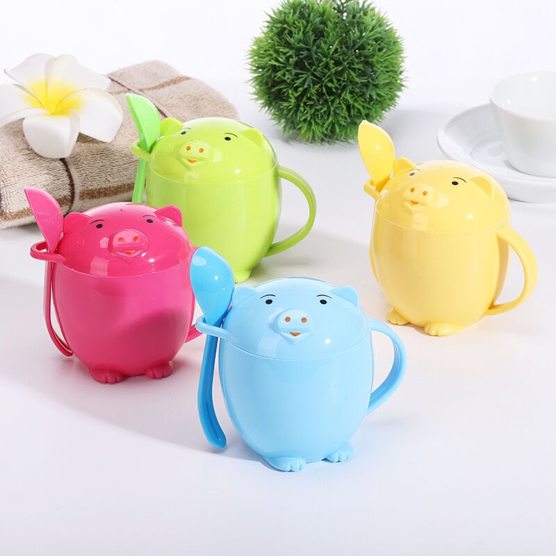 2042可爱造型儿童杯带勺子杯环保PP杯B17-2-2