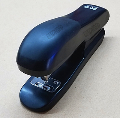晨光文具12号订书机装订机办公用品省力便携型钉书器ABS92722（黑）六1号ZBJ6-4-5