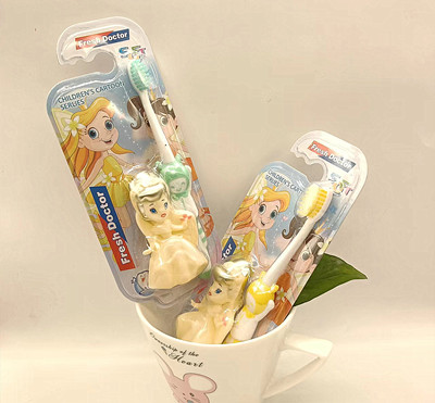 (288支/箱)1666 儿童爆款 宝宝甜心超细软毛牙刷内赠精美玩具小公主六B18-3-2