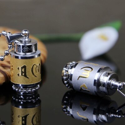 2-058楞严咒吊坠挂件护身符小经文六字真言挂坠钛钢嘎乌盒男女情侣不锈