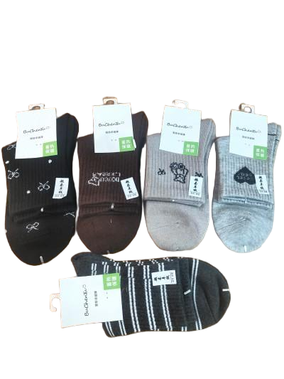 19号爆款秋冬加绒加厚羊绒女袜中筒复古羊毛袜防寒保暖加绒加厚袜子八B30-4-2